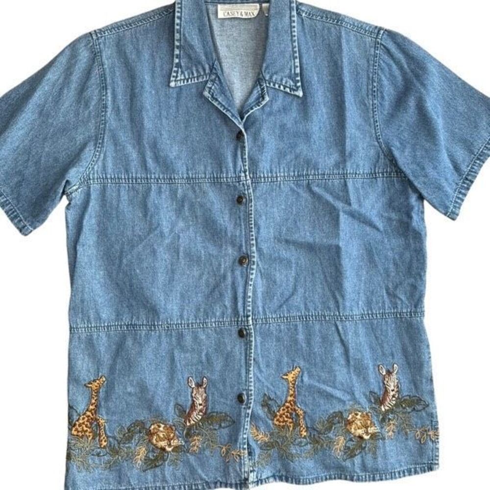 Vintage 90s Casey Max Denim Button Down Shirt Embroider Safari Animals Sz medium